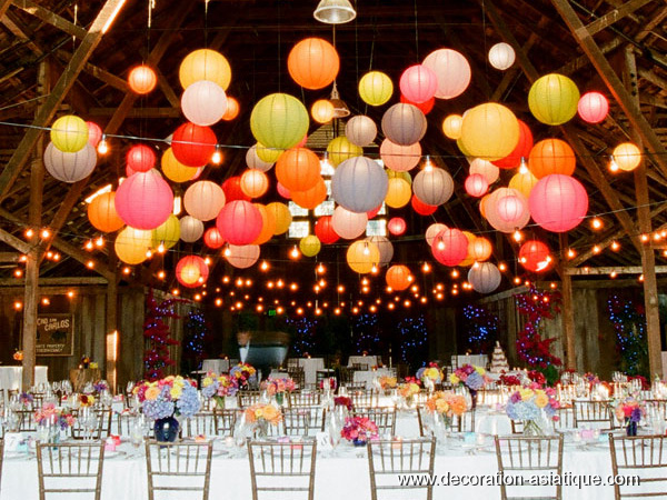 Boules japonaises dans une salle de mariage